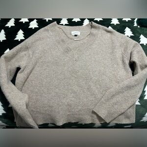 Universal Thread Men's Light Tan V-Neck Sweater